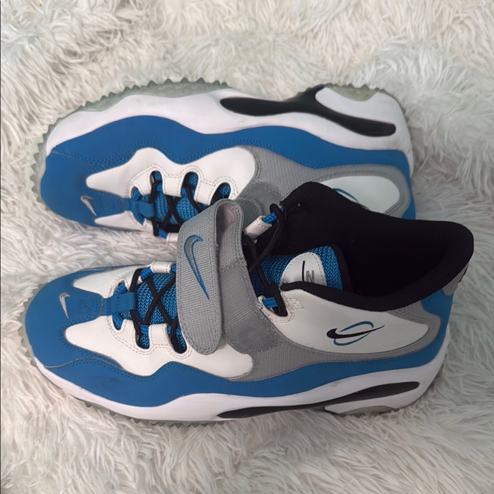 Men’s Nike Air Zoom Turf in white photo blue